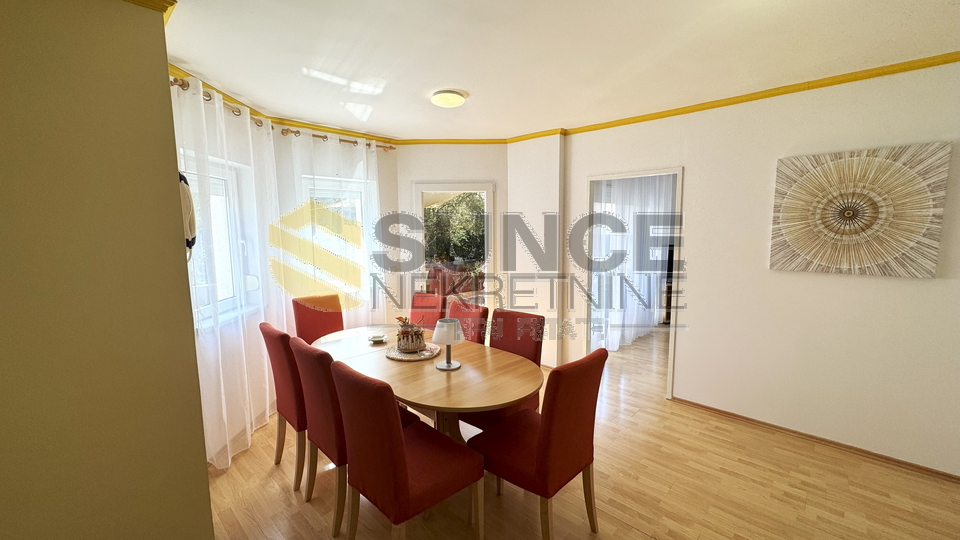 City of Krk detached house with two separate apartments and a sea view!