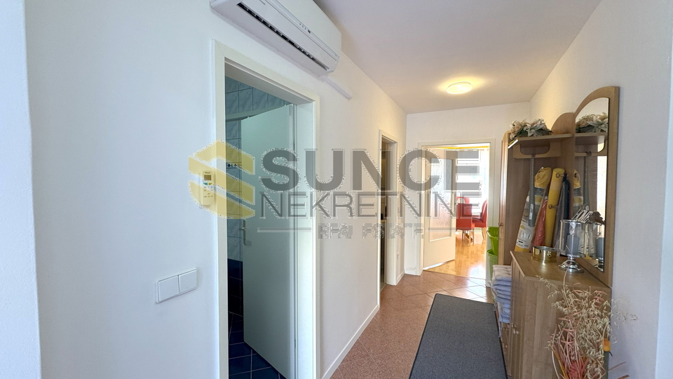 City of Krk detached house with two separate apartments and a sea view!