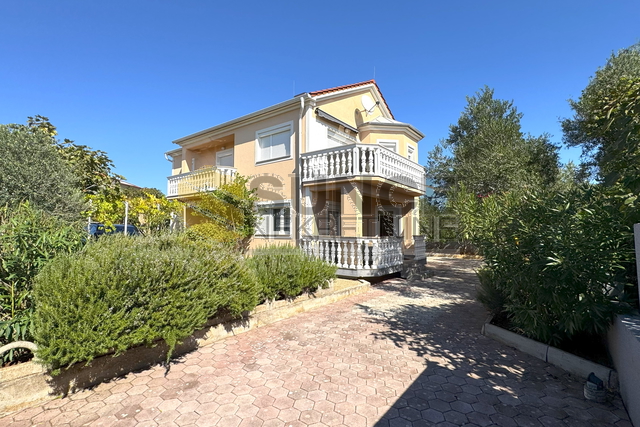City of Krk detached house with two separate apartments and a sea view!