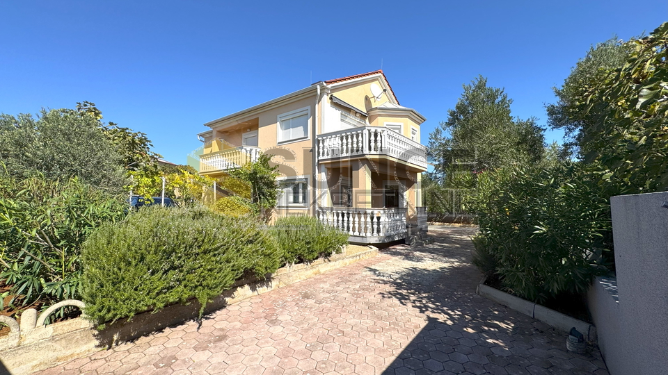 City of Krk detached house with two separate apartments and a sea view!