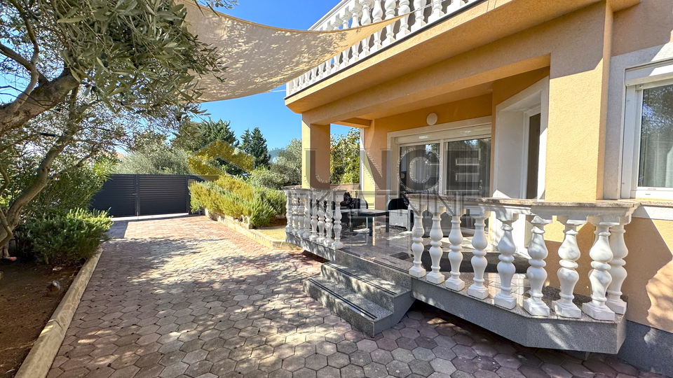 City of Krk detached house with two separate apartments and a sea view!