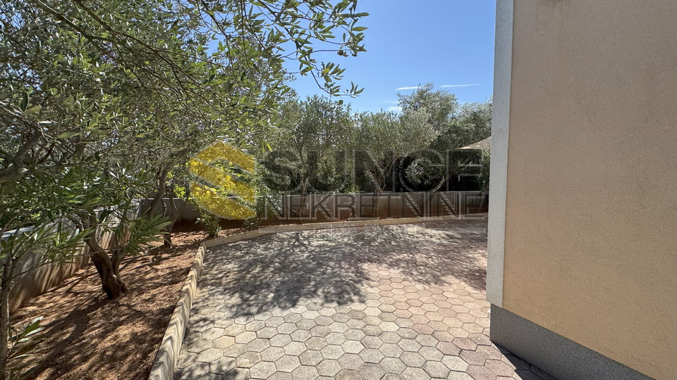 City of Krk detached house with two separate apartments and a sea view!