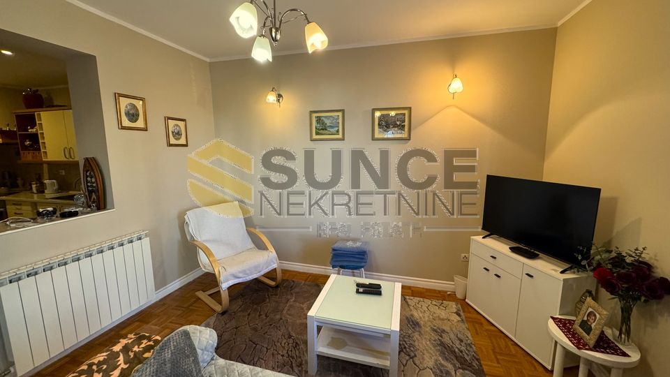 Malinska – Semi-detached house 300 m², 600 m from the sea