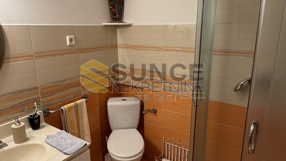 Malinska – Semi-detached house 300 m², 600 m from the sea