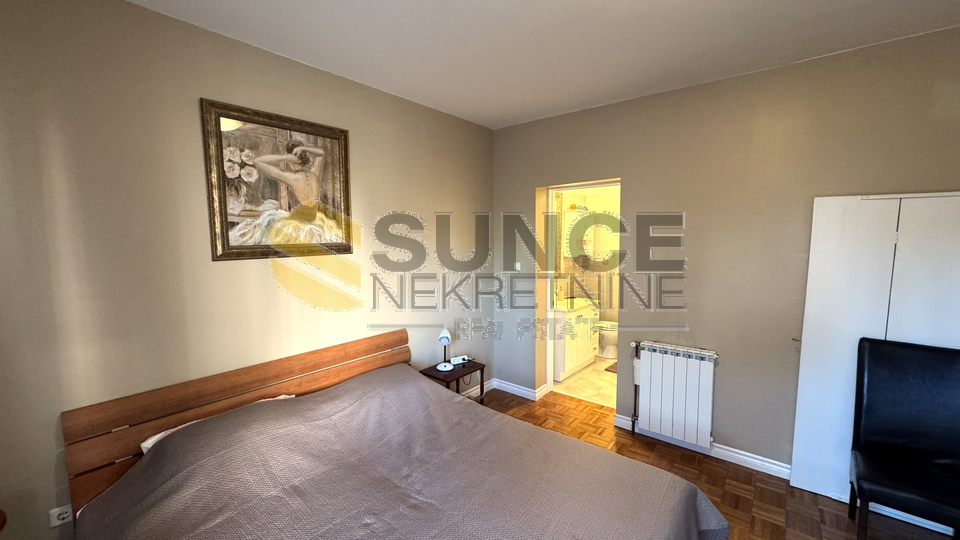 Malinska – Semi-detached house 300 m², 600 m from the sea