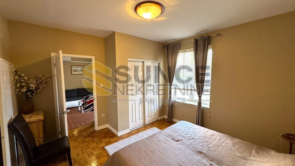 Malinska – Semi-detached house 300 m², 600 m from the sea