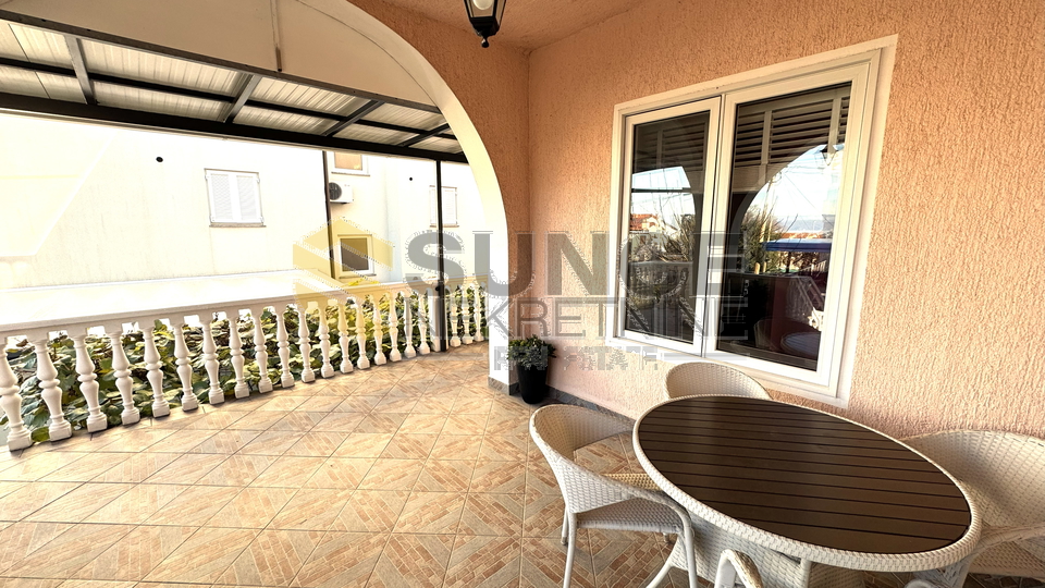 Malinska – Semi-detached house 300 m², 600 m from the sea