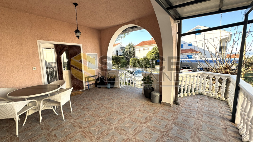 Malinska – Semi-detached house 300 m², 600 m from the sea