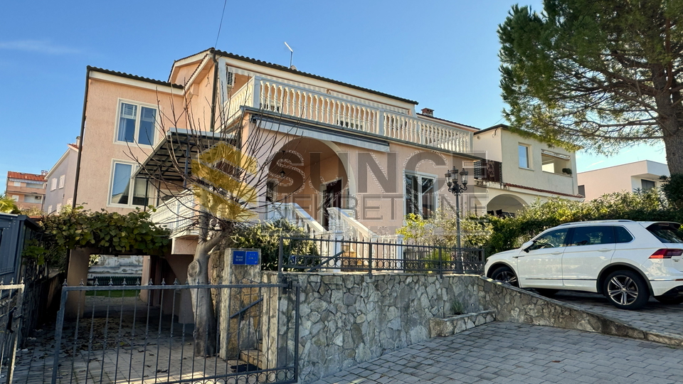 Malinska – Semi-detached house 300 m², 600 m from the sea