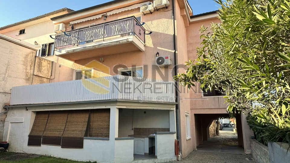 Malinska – Semi-detached house 300 m², 600 m from the sea