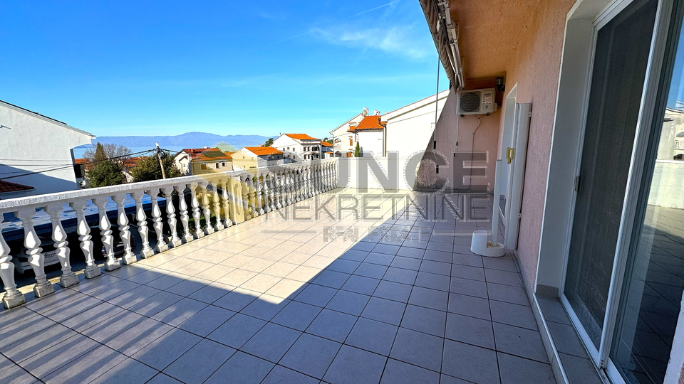 Malinska – Semi-detached house 300 m², 600 m from the sea