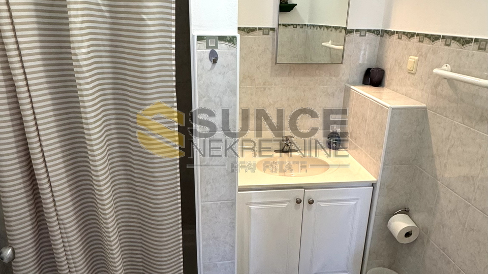 Malinska – Semi-detached house 300 m², 600 m from the sea