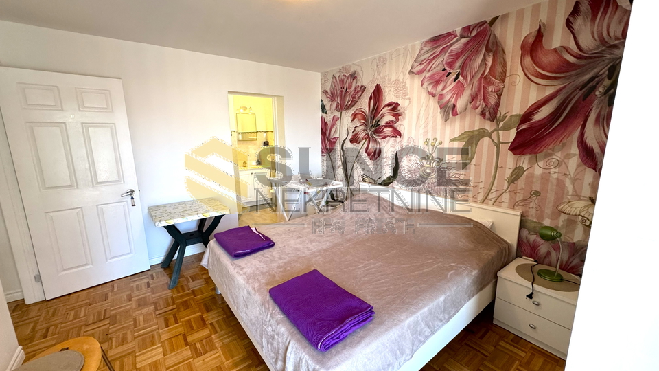 Malinska – Semi-detached house 300 m², 600 m from the sea