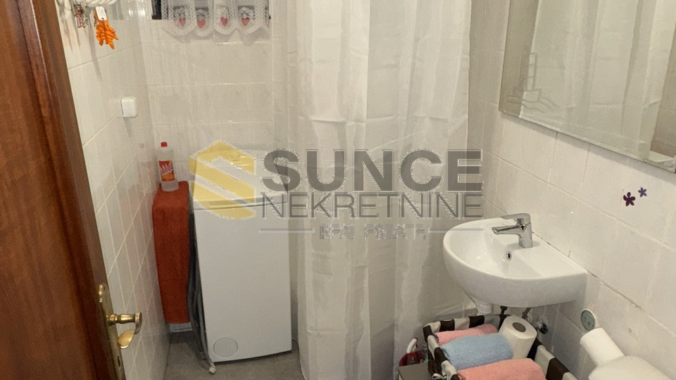 Grad Krk namje&scaron;tena garsonjera blizu centra&excl;