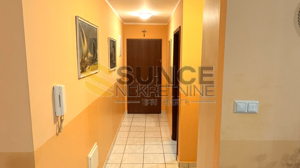 Appartamento ben arredato al piano terra a Ba&scaron;ka&comma; vicino al mare&excl;