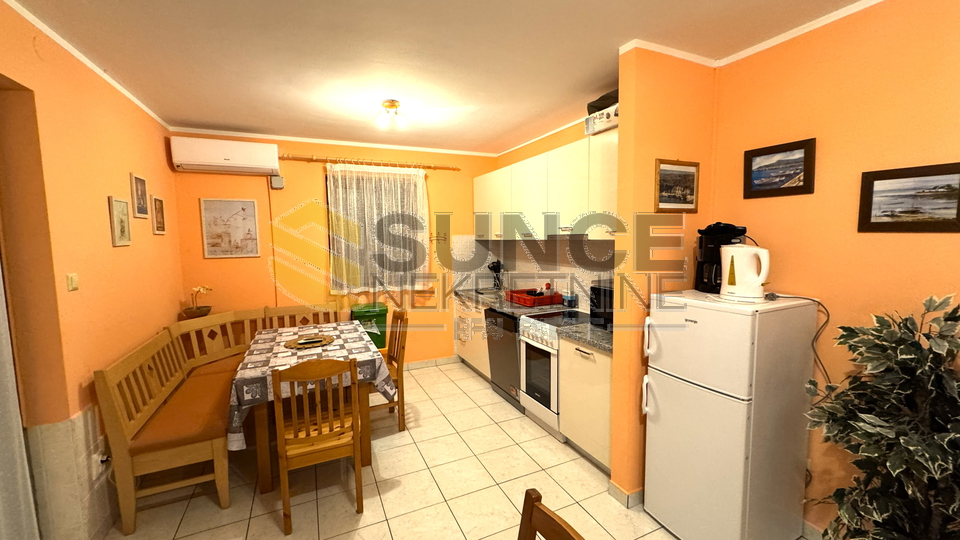 Appartamento ben arredato al piano terra a Ba&scaron;ka&comma; vicino al mare&excl;