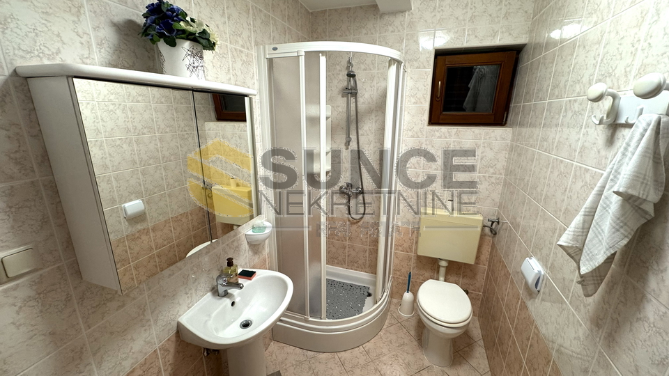 Appartamento ben arredato al piano terra a Ba&scaron;ka&comma; vicino al mare&excl;