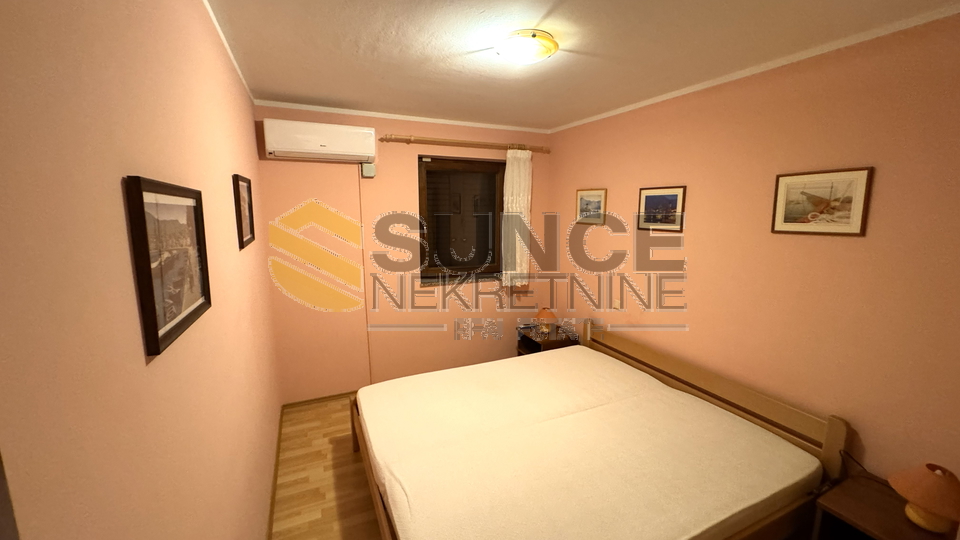 Appartamento ben arredato al piano terra a Ba&scaron;ka&comma; vicino al mare&excl;