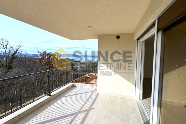 Njivice stan na prvom katu !