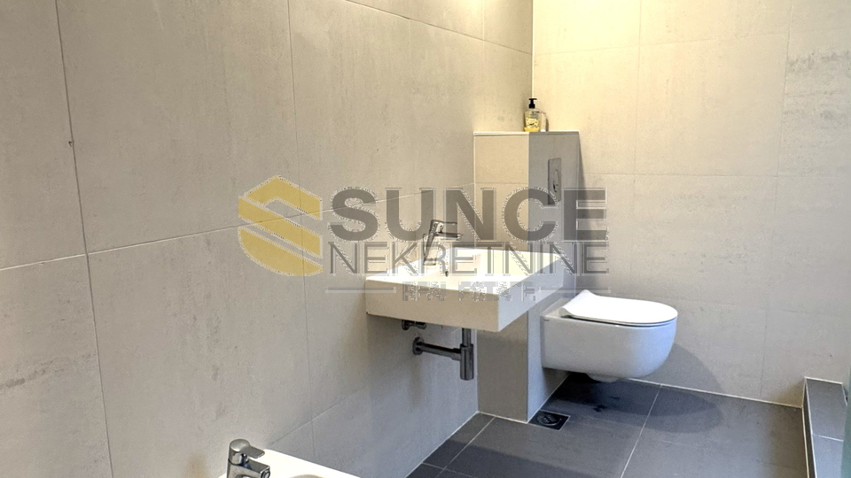 Malinska&comma; dvoeta&zcaron;ni apartman od 88 m2 na odli&ccaron;noj poziciji&excl;