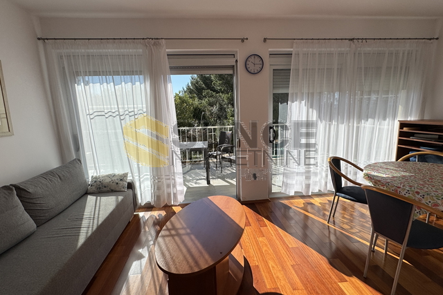 Grad Krk namješten stan u prizemlju sa velikom terasom!