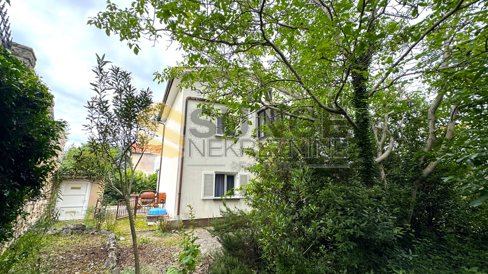 Grad Krk&comma; samostoje&cacute;a ku&cacute;a sa dva stana&excl; Prilika&excl;