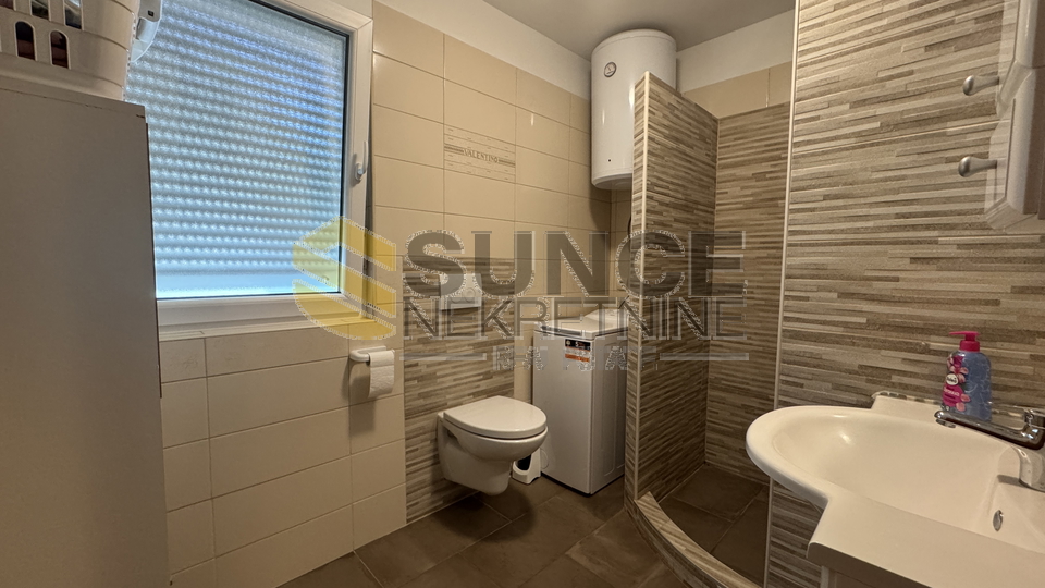 Pinezi&cacute;i &ndash; Wohnung mit Studio und Gemeinschaftspool