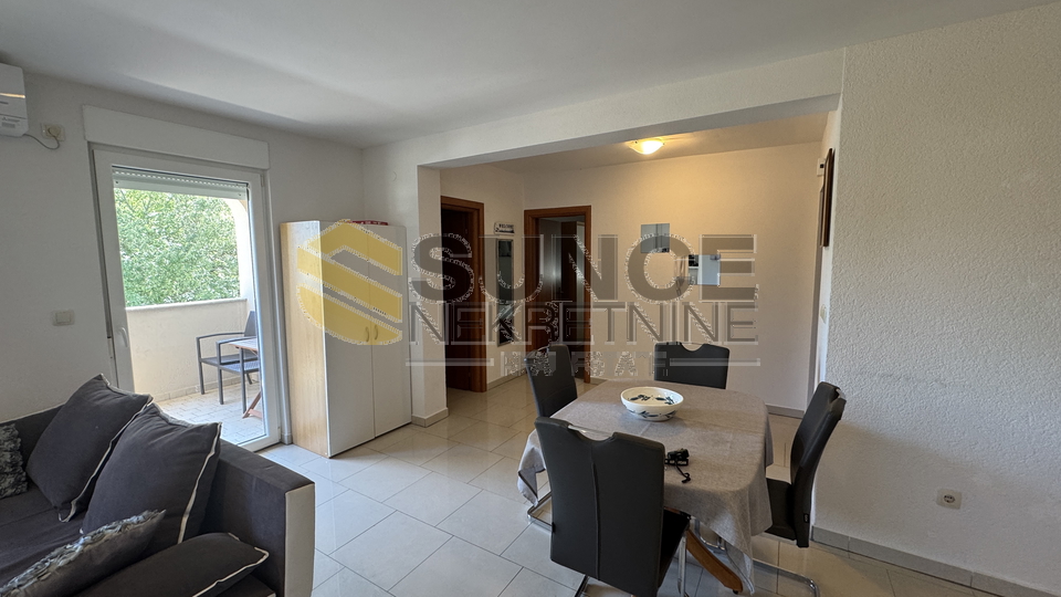 Pinezi&cacute;i &ndash; Wohnung mit Studio und Gemeinschaftspool
