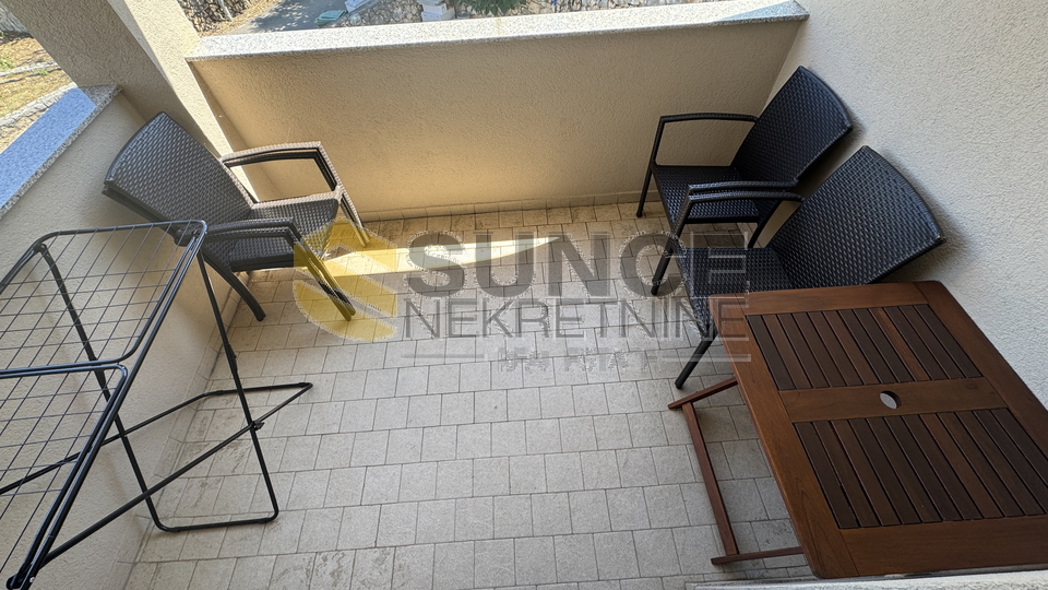 Pinezi&cacute;i &ndash; Wohnung mit Studio und Gemeinschaftspool