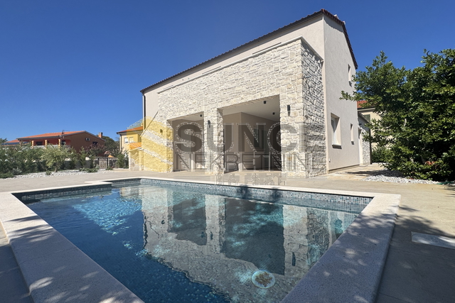 Malinska – neues freistehendes Haus mit beheiztem Pool