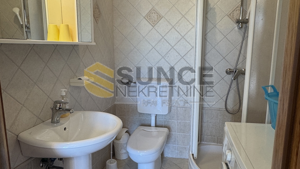 Vanta&ccaron;i&cacute;i vicino a Malinska &ndash; appartamento al piano terra con giardino e piscina&comma; a 150 m dal mare
