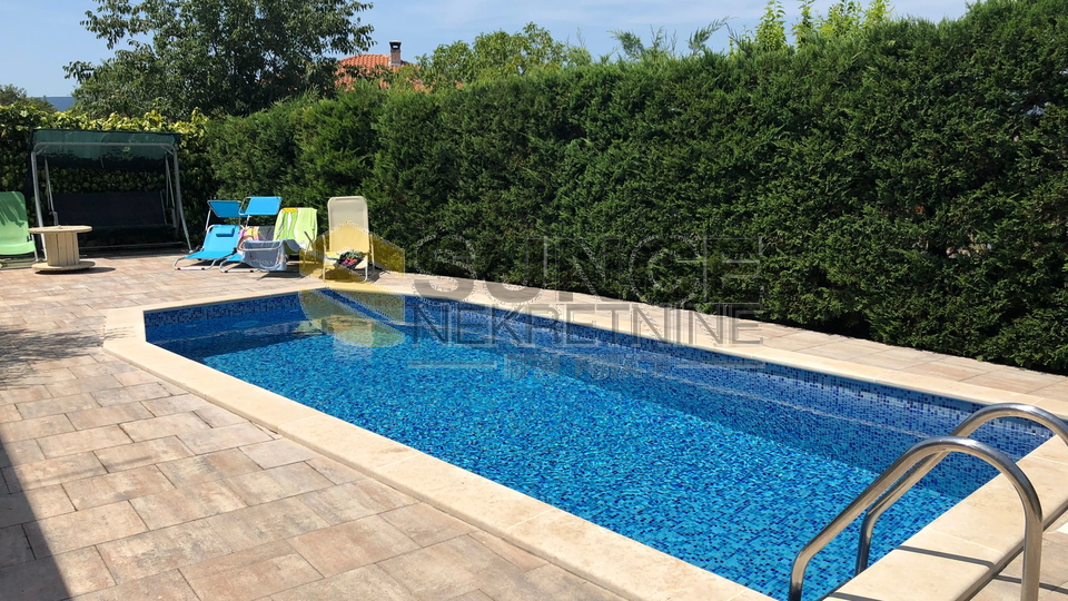 Pinezi&cacute;i &ndash; Wohnung mit Studio und Gemeinschaftspool
