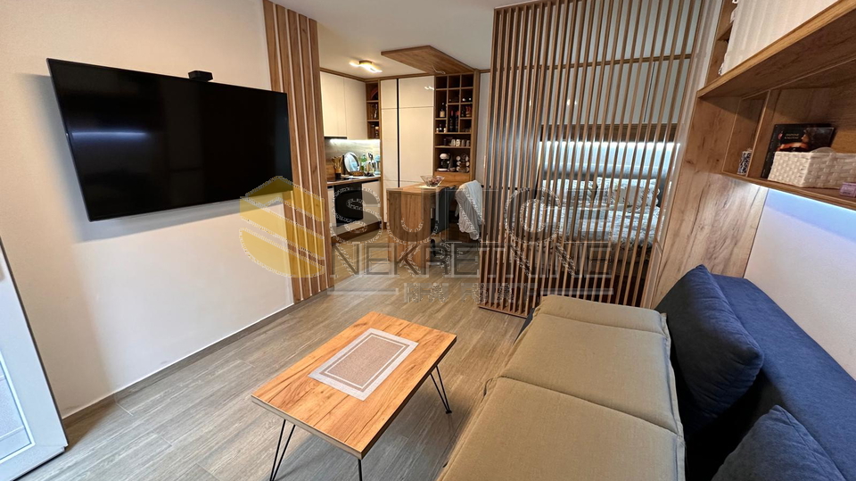 Pinezi&cacute;i &ndash; Wohnung mit Studio und Gemeinschaftspool