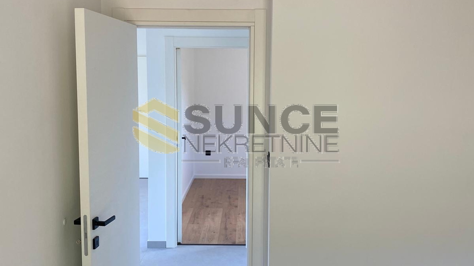 BAŠKA, Umgebung, neue Wohnung von 62 m2 im ersten Stock des Gebäudes!