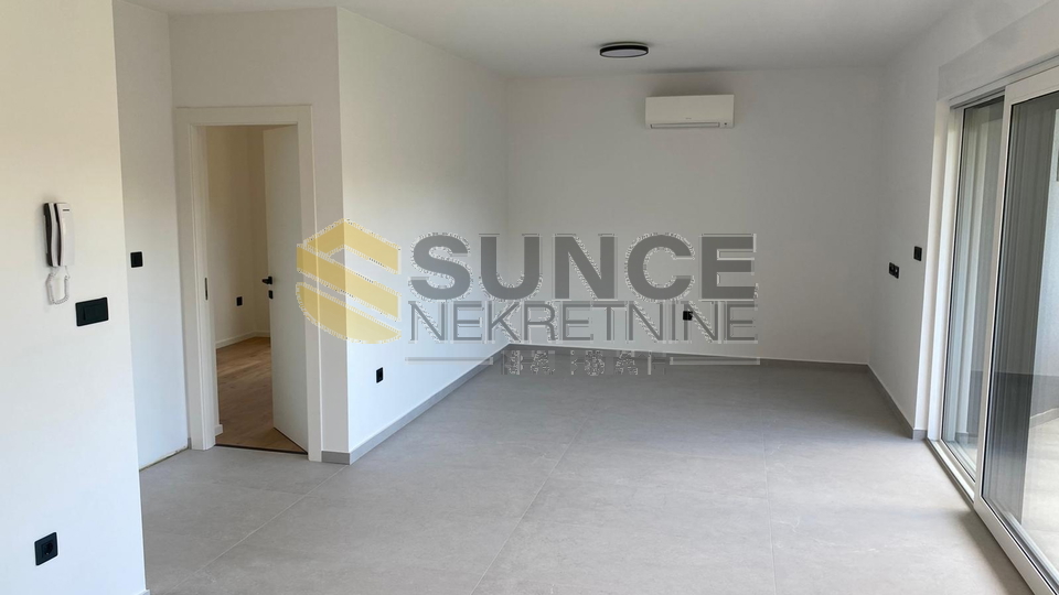 BAŠKA, Umgebung, neue Wohnung von 62 m2 im ersten Stock des Gebäudes!