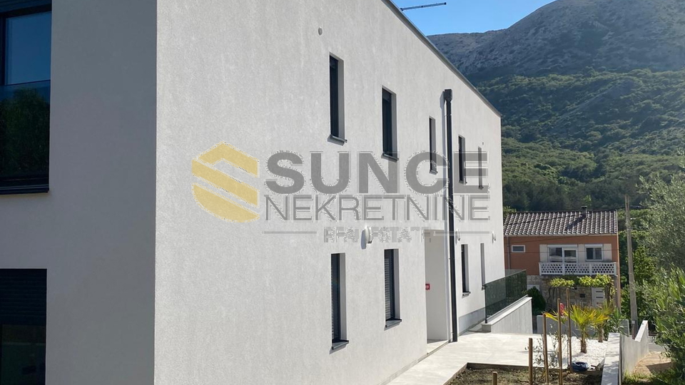 BAŠKA, Umgebung, neue Wohnung von 62 m2 im ersten Stock des Gebäudes!