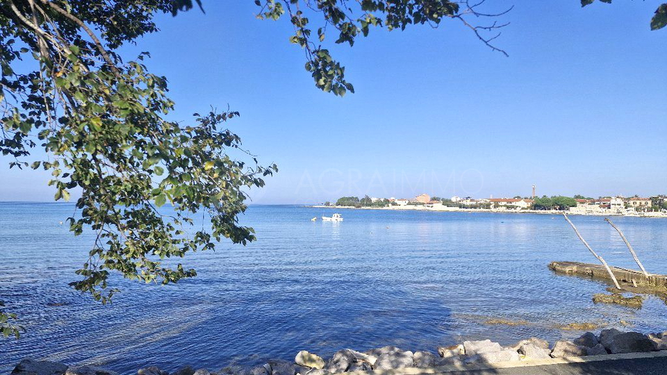 UMAG - GRAĐEVINSKO ZEMLJIŠTE - PRVI RED DO MORA