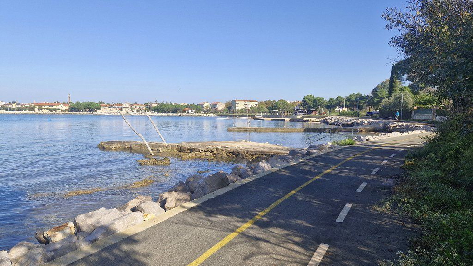 UMAG - GRAĐEVINSKO ZEMLJIŠTE - PRVI RED DO MORA