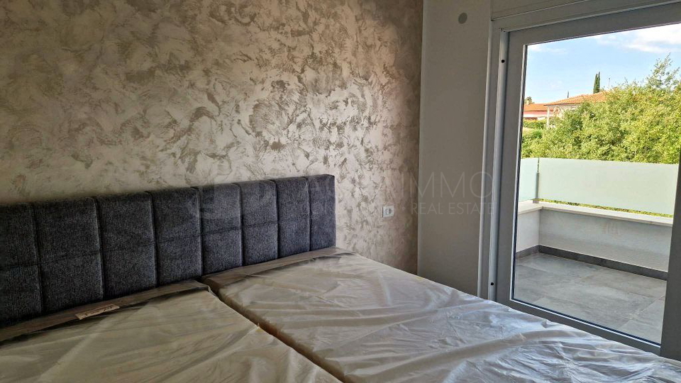 BUJE &ndash; KA&Scaron;TEL &ndash; NOVA LUKSUZNA HI&Scaron;A Z OGREVANIM BAZENOM &ndash; VRHUNSKA KAKOVOST