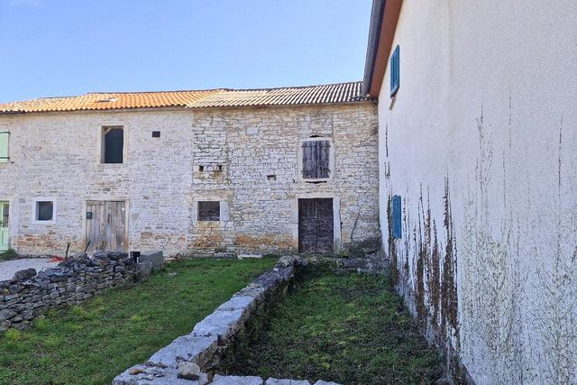 UMAG-STARA KAMNITA HIŠA IZ ISTRE-TRADICIJA-ČAR-NALOŽBA