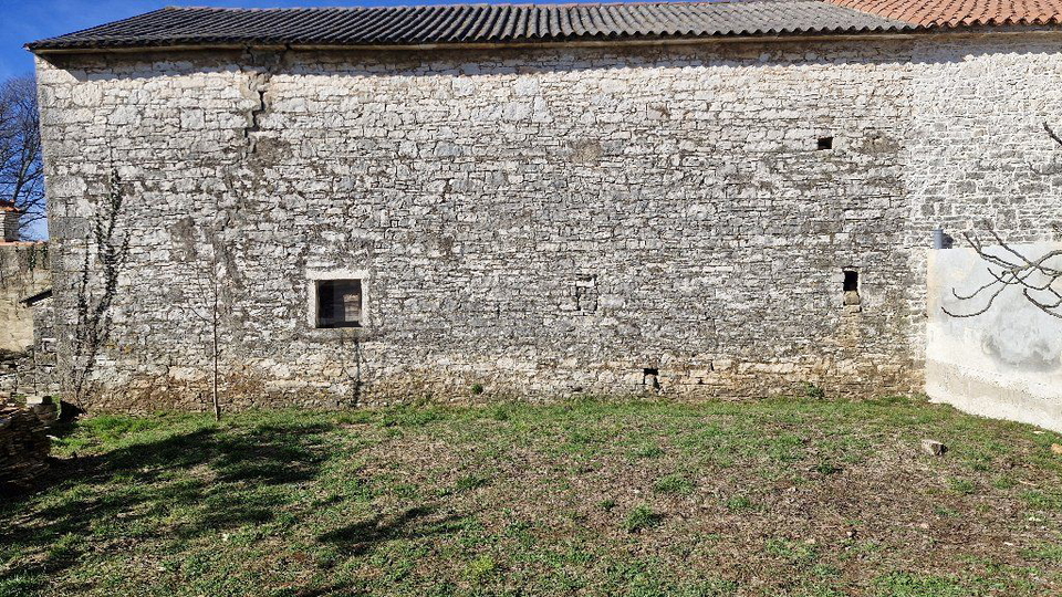 UMAG-STARA KAMNITA HI&Scaron;A IZ ISTRE-TRADICIJA-&Ccaron;AR-NALO&Zcaron;BA