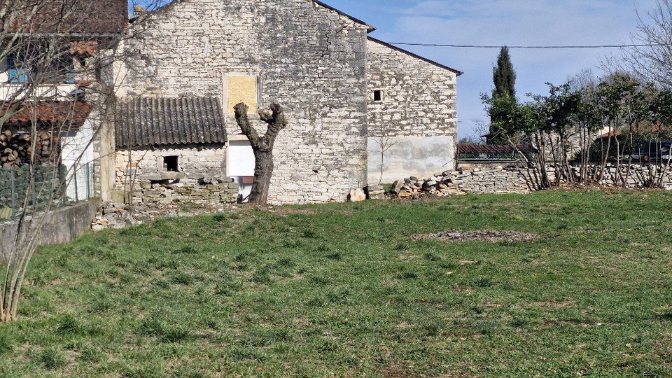 UMAG-STARA KAMNITA HI&Scaron;A IZ ISTRE-TRADICIJA-&Ccaron;AR-NALO&Zcaron;BA