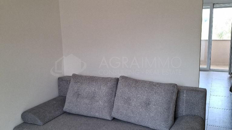 UMAG &ndash; ZAMBRATIJA &ndash; MODERAN STAN NA PRVOM KATU&comma; 200 M OD MORA