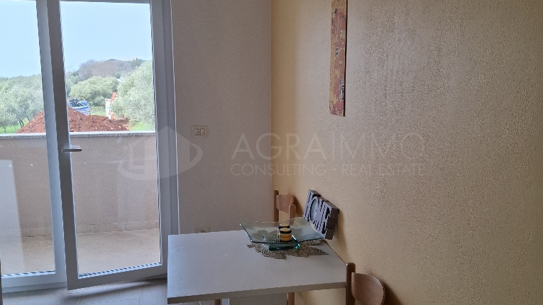 UMAG &ndash; ZAMBRATIJA &ndash; MODERAN STAN NA PRVOM KATU&comma; 200 M OD MORA