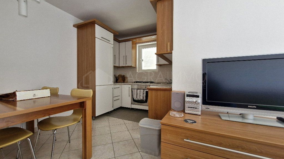 UMAG-ZAMBRATIJA - GERÄUMIGE UND ATTRAKTIVE WOHNUNG AN EINEM IDEALEN STANDORT MIT MEERBLICK
