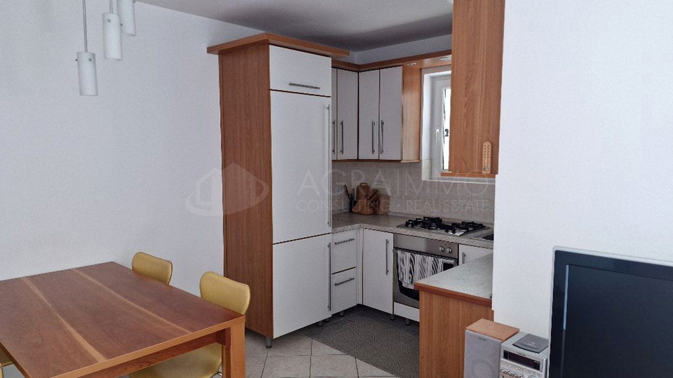 UMAG-ZAMBRATIJA - GERÄUMIGE UND ATTRAKTIVE WOHNUNG AN EINEM IDEALEN STANDORT MIT MEERBLICK