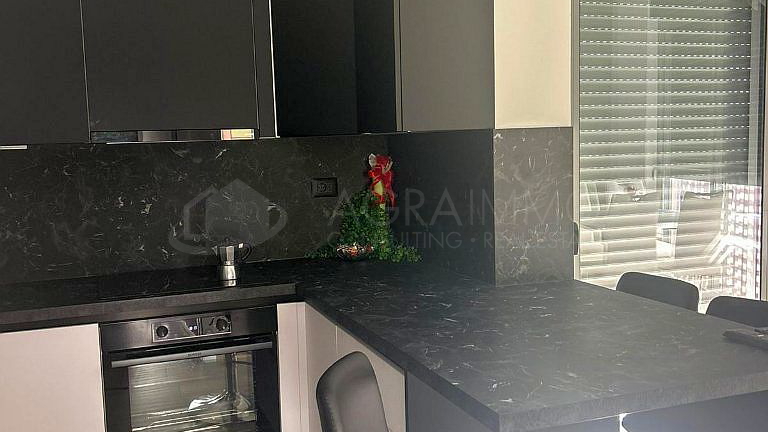 UMAG – ZAMBRATIJA – AMPIO E ATTRATTIVO APPARTAMENTO SU DUE PIANI IN OTTIMA POSIZIONE CON VISTA MARE