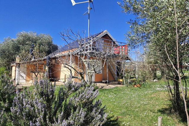 UMAG – ZAMBRATIJA – FREISTEHENDES HAUS AUF EINEM GRUNDSTÜCK VON 707 m² – 800 M VOM MEER