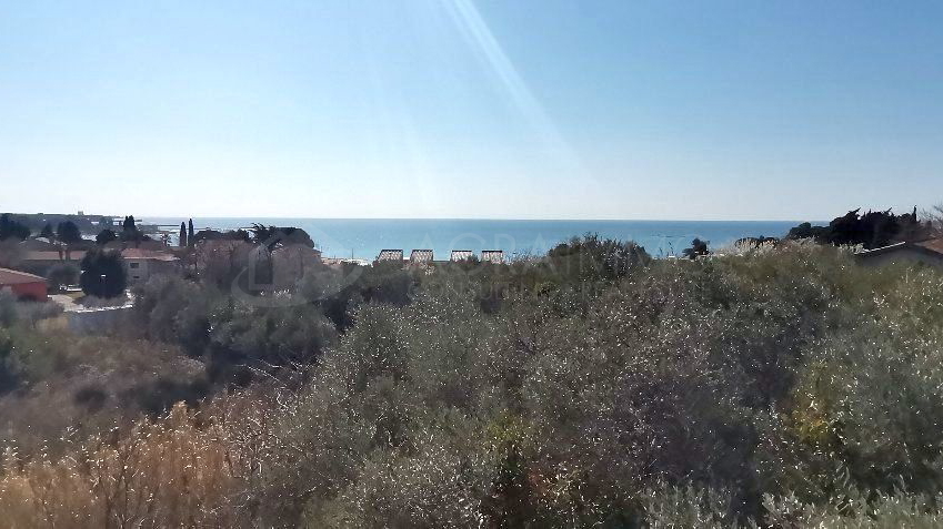 UMAG &ndash; ZAMBRATIJA &ndash; STANOVANJE Z ODPRTIM POGLEDOM NA MORJE LE 250 M OD PLA&Zcaron;E &ndash; PRILO&Zcaron;NOST&comma; KI JE NE SMETE ZAMUDITI