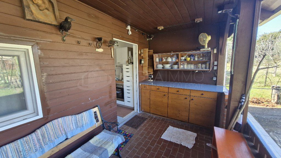 UMAG &ndash; ZAMBRATIJA &ndash; FREISTEHENDES HAUS AUF EINEM GRUNDST&Uuml;CK VON 707 m&sup2; &ndash; 800 M VOM MEER